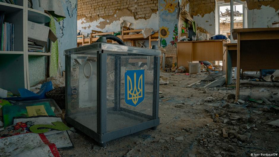 Мирна угода: Київ допускає референдум разом з виборами