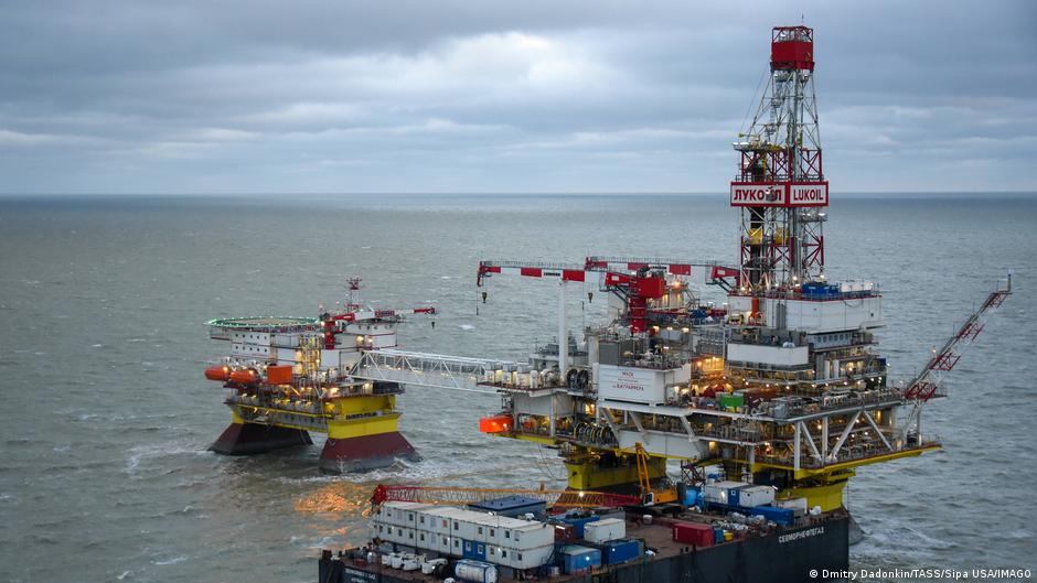 Україна уразила три бурові установки "Лукойла" на Каспії