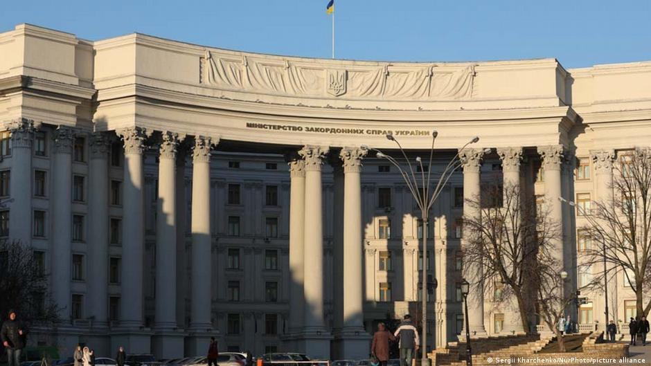 МЗС про "гроші та зброю" за "Дружбу": Сіярто поширив брехню