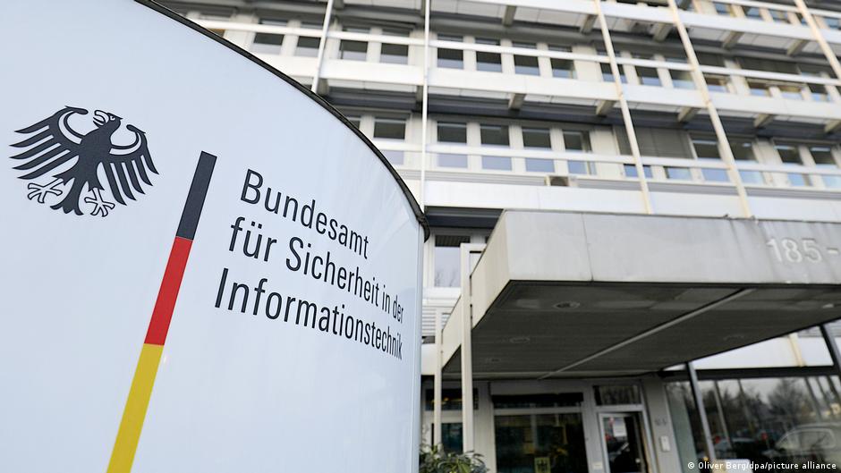 У Німеччині розслідують кібератаки на керівників країни