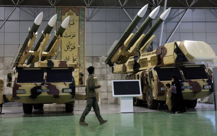 Війна на Близькому Сході: нафта здорожчала, Іран оприлюднив нові погрози, США врятували полковника зі збитого F-15