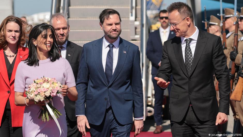 Віцепрезидент США Венс приїхав до Угорщини перед виборами