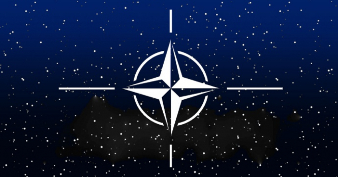 У НАТО відреагували на влучання дрона рф в багатоповерхівку в Румунії