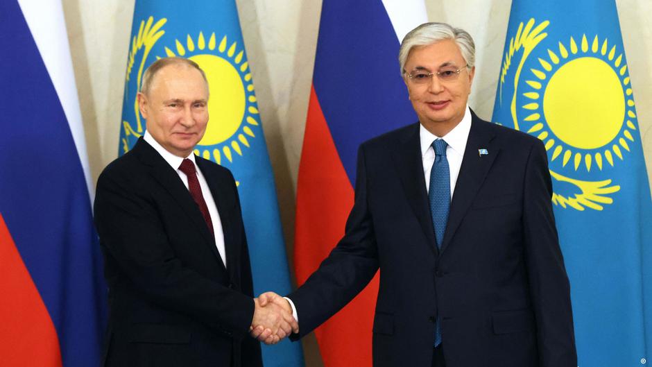 Токаєв запропонував Путіну "заморозити" війну в Україні