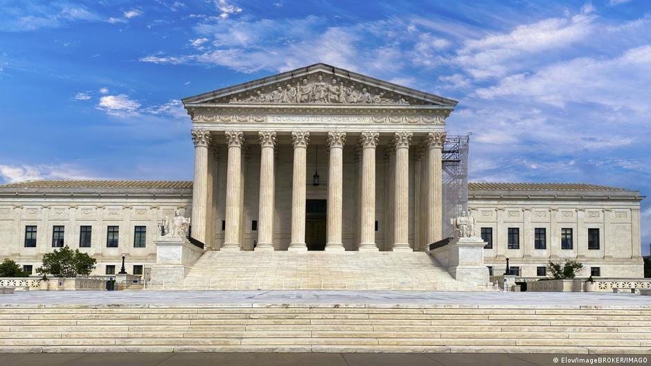 Громадянство США за народженням: суд скасував указ Трампа