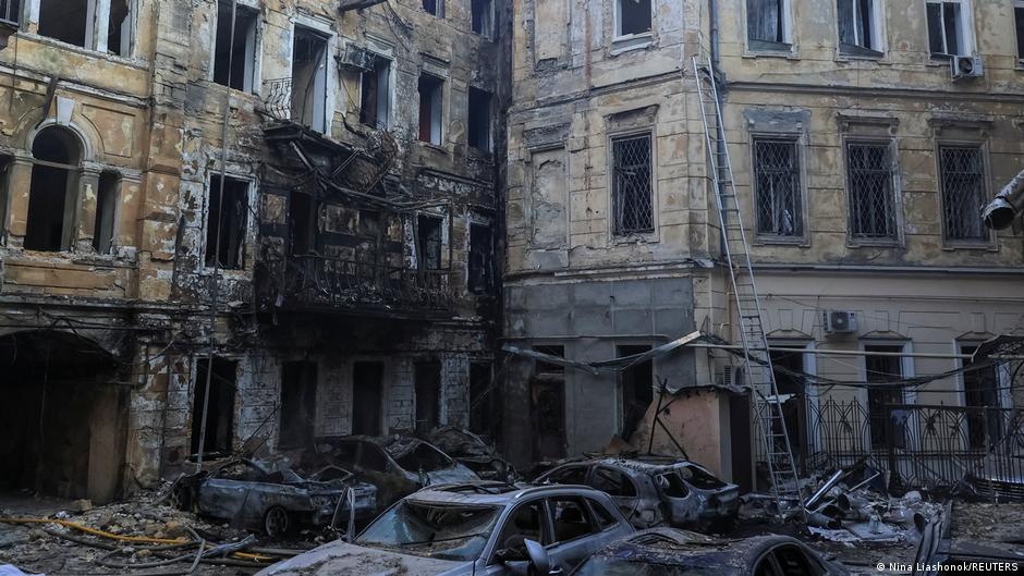 Атака РФ на Одесу: пошкоджена багатоповерхівка, 17 поранених