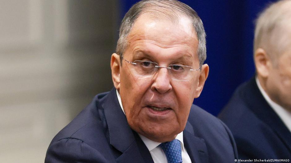 Лавров: Росія не припинятиме бойові дії заради переговорів